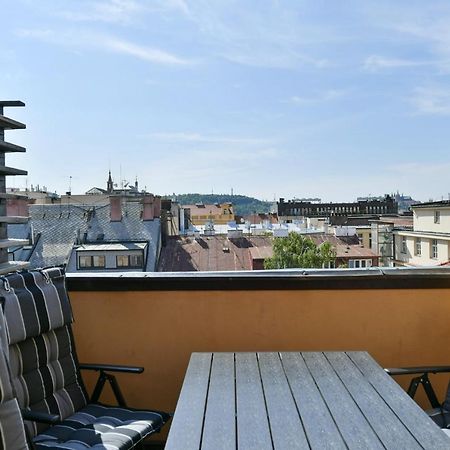 Luxury Central Penthouse With Sauna, Terrace, 250M2, 5Bdrm, 3Bthrm Prága Kültér fotó