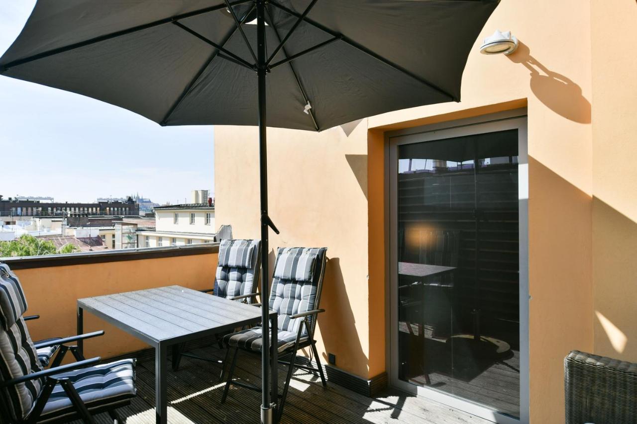 Luxury Central Penthouse With Sauna, Terrace, 250M2, 5Bdrm, 3Bthrm Prága Kültér fotó