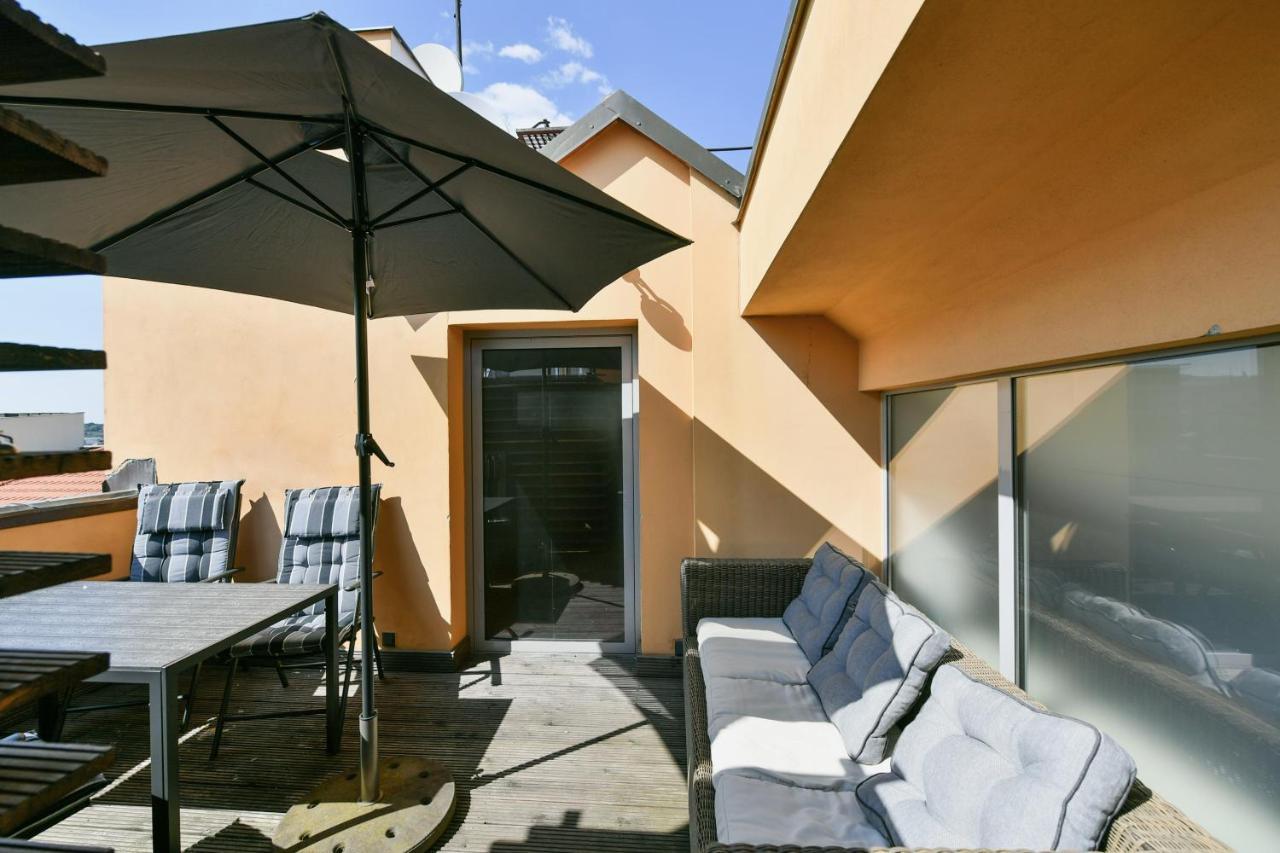 Luxury Central Penthouse With Sauna, Terrace, 250M2, 5Bdrm, 3Bthrm Prága Kültér fotó