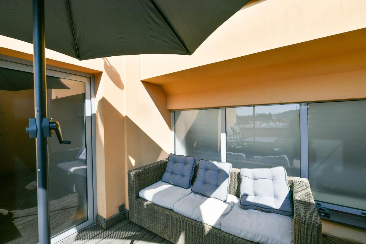 Luxury Central Penthouse With Sauna, Terrace, 250M2, 5Bdrm, 3Bthrm Prága Kültér fotó